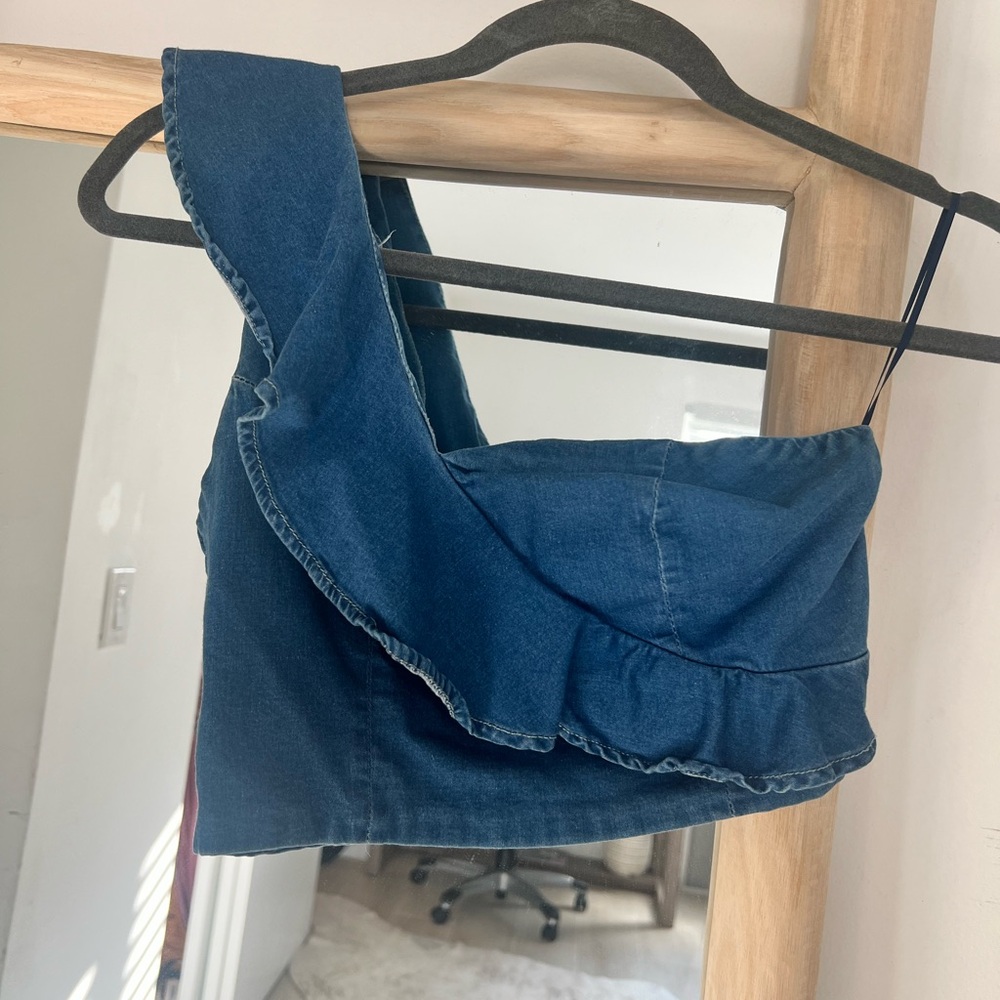 Denim one shoulder crop top.